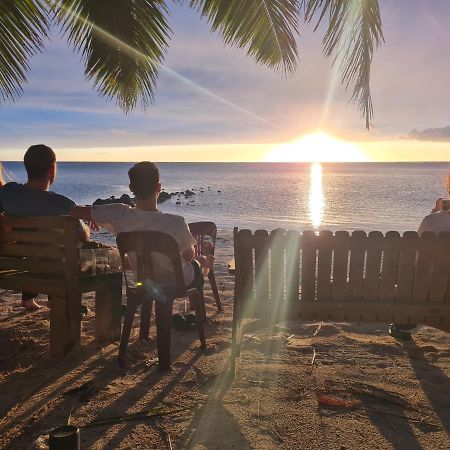 عموري Sunny Beach Bungalows - Aitutaki المظهر الخارجي الصورة